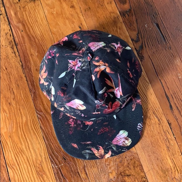 Vans Other - Vans Floral SnapBack hat